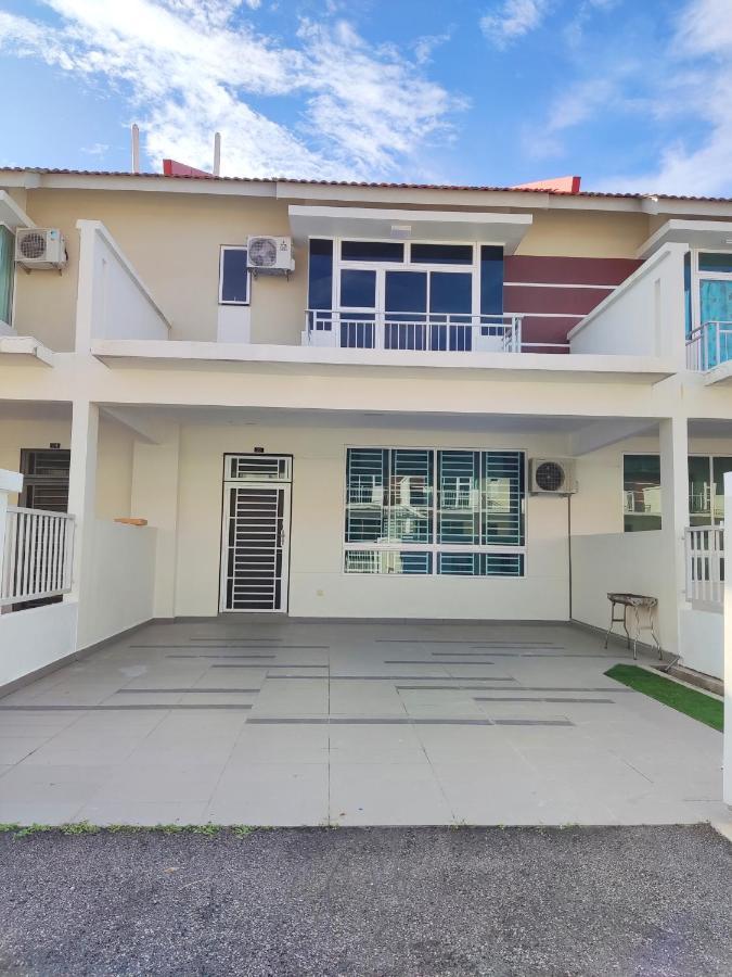 Holiday home Spacious Family House At Harmonia 2 *